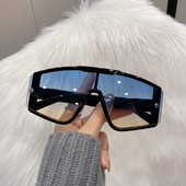 Μοντέρνα γυαλιά ηλίου - για γυναίκες