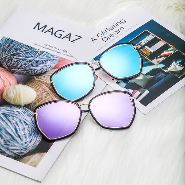 Õhukese raamiga aktuaalsed prillid - naistele