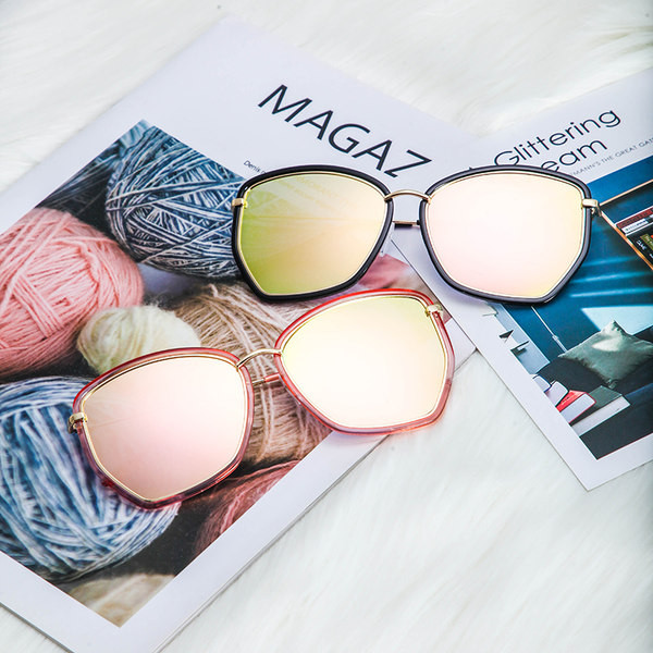 Õhukese raamiga aktuaalsed prillid - naistele