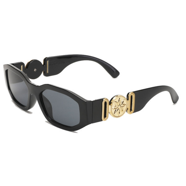 Moodsad laia raamiga naiste prillid – mitut värvi