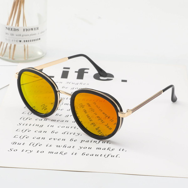 Naiste ümarad päikeseprillid - mitut värvi