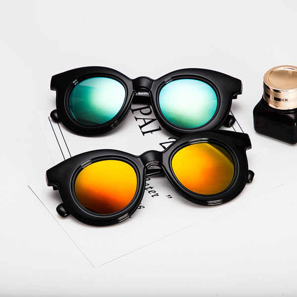 Ρετρό στυλ γυαλιά ηλίου με στρογγυλούς φακούς και εφέ καθρέφτη