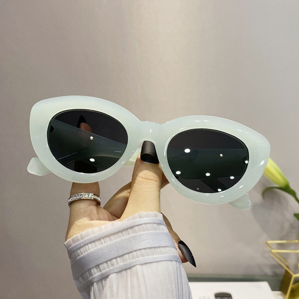 Ženske sunčane naočale sa UV zaštitom - širok okvir