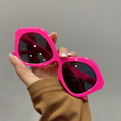 Naiste päikeseprillid mitmes värvitoonis