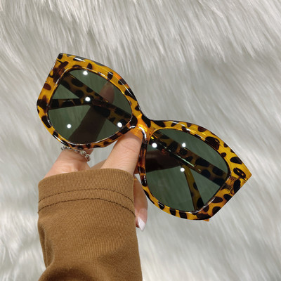 Uus UV-kaitsega päikeseprillide mudel mitmes värvitoonis