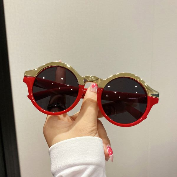 Moteriški akiniai su apvalia forma ir apsauga nuo UV spindulių