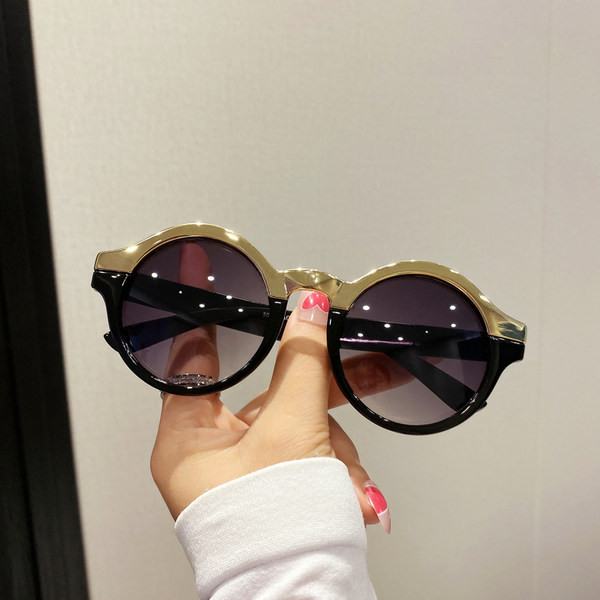 Moteriški akiniai su apvalia forma ir apsauga nuo UV spindulių