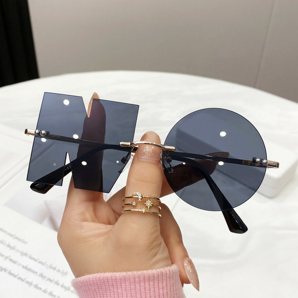 Γυναικεία γυαλιά με μη τυποποιημένο σχήμα