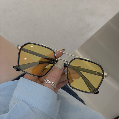 Τετράγωνα γυαλιά νέο μοντέλο για γυναίκες