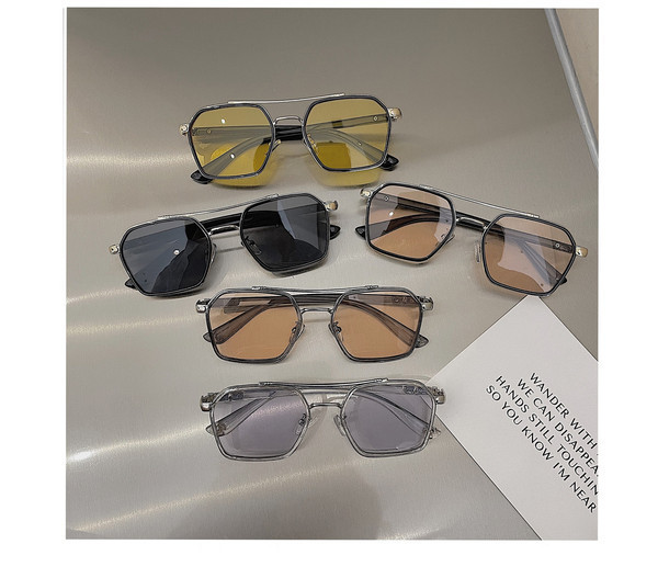 Τετράγωνα γυαλιά νέο μοντέλο για γυναίκες