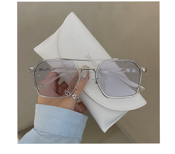 Τετράγωνα γυαλιά νέο μοντέλο για γυναίκες