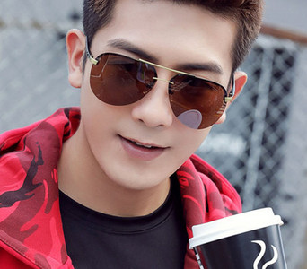 Meeste ovaalsed päikeseprillid