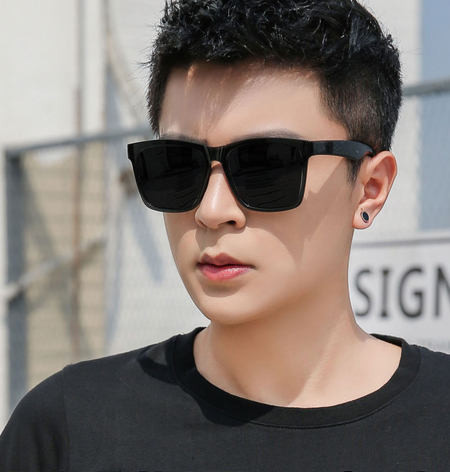 Novi model muških naočala sa UV zaštitom - crne boje