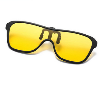 Meeste klamber värviliste klaasidega prillidele