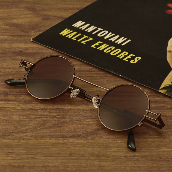 Retro meeste prillid mitmes värvitoonis