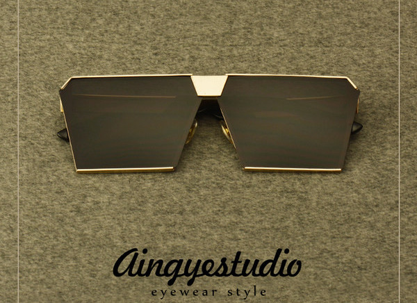 Moodsad meeste kandilised prillid ja värvilised prillid