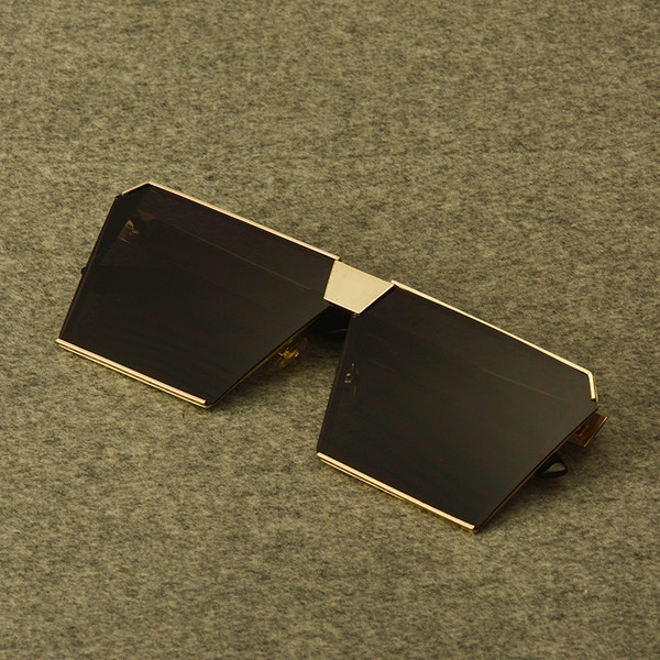 Moodsad meeste kandilised prillid ja värvilised prillid