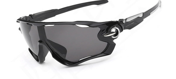 Vyriški akiniai nuo saulės tinkami važinėti dviračiu