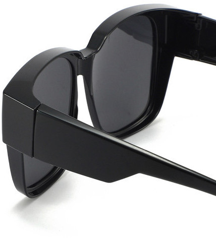 Moodsad meeste kandilised prillid - musta värvi