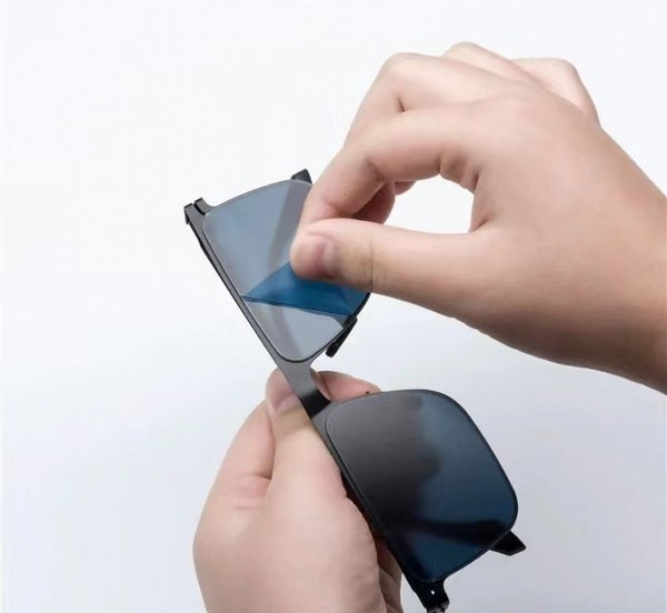 Moodsad musta värvi meeste prillid