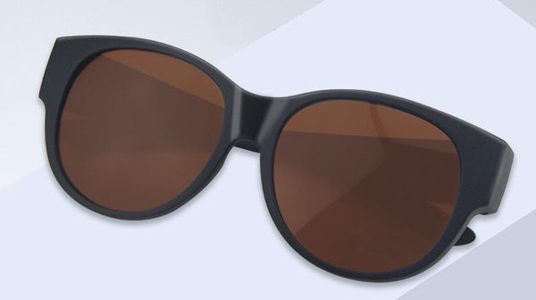 Vyriški poliarizuoti akiniai plačiu rėmeliu