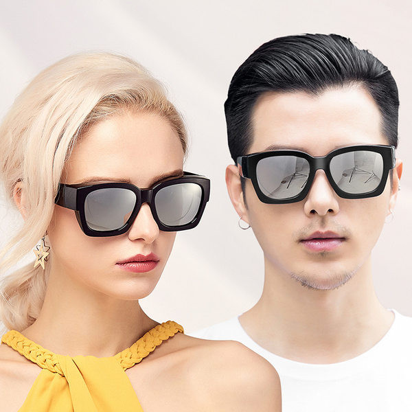 Laiade plastikraamidega päikeseprillid