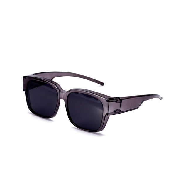 Peegelefektiga ja laiade plastikraamidega meeste prillid