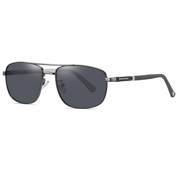 Novi model muških sunčanih naočala sa UV zaštitom