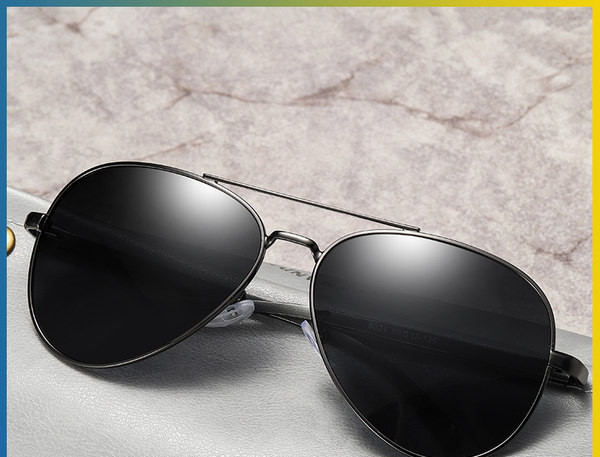 Ležerne muške naočale s metalnim okvirom