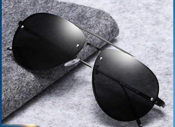 Uus peegelefektiga meeste aviator-prillide mudel