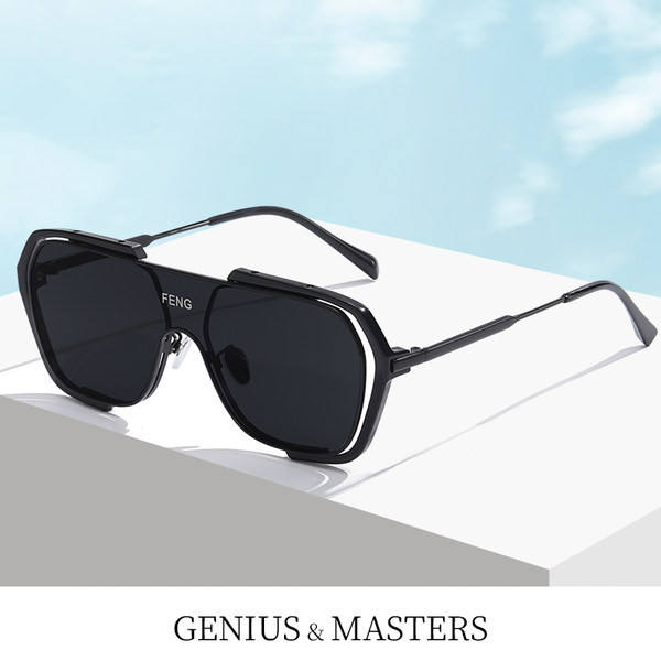 Paprasti vyriški akiniai su metaliniu rėmeliu