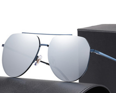 Μοντέρνα ανδρικά γυαλιά σε πολλά χρώματα με λεπτό σκελετό