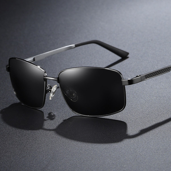 Kandilise kujuga ja õhukeste raamidega meeste päikeseprillid