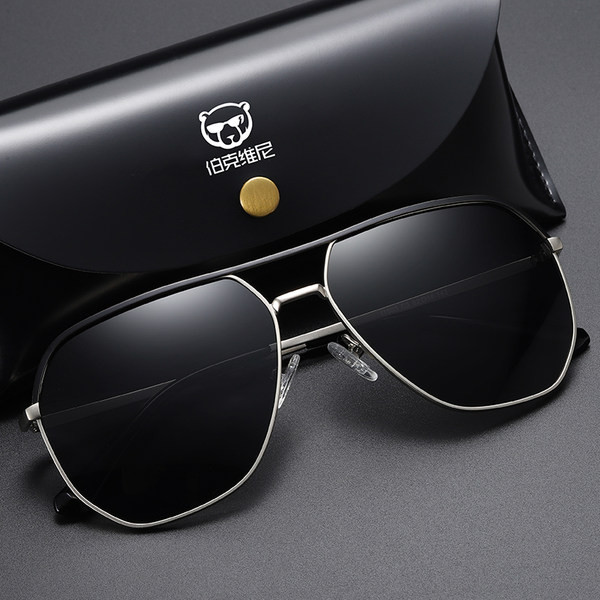 Polariseeritud klaasidega meeste prillid