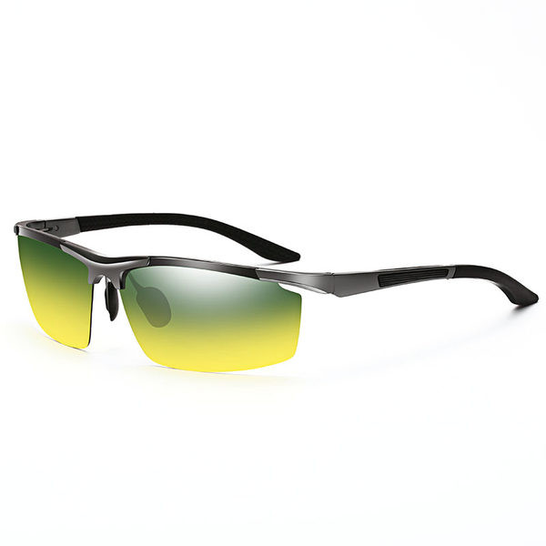 Šiuolaikiniai vyriški akiniai su poliarizuotais lęšiais