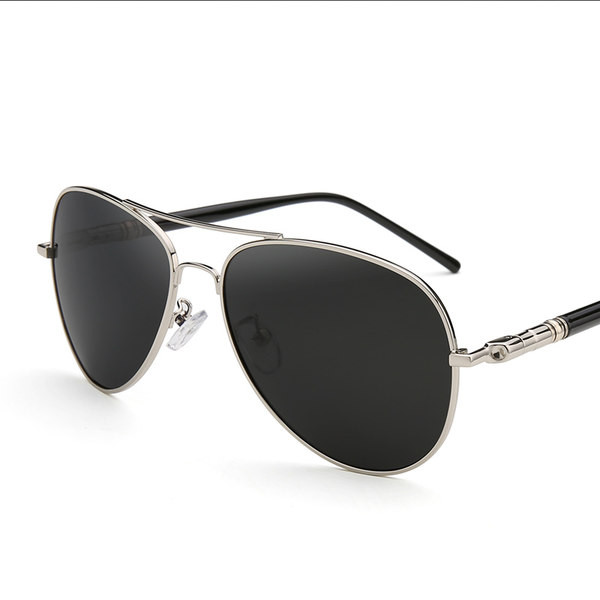 Uus ovaalse kujuga meeste prillide mudel