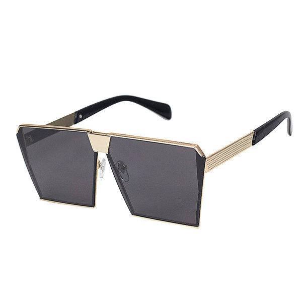 Μοντέρνα γυαλιά ηλίου με τετράγωνους φακούς