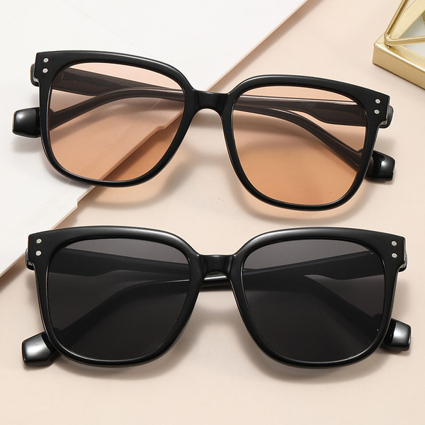 Uus retrostiilis UV-kaitsega päikeseprillide mudel