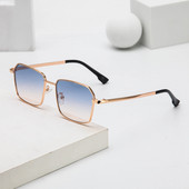 Moodsad ruudukujulise ja õhukese raamiga meeste prillid