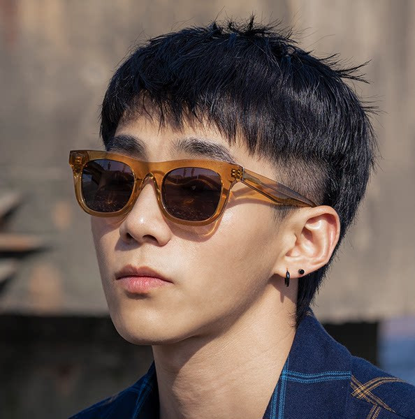 Moodsad loomatrükiga meeste prillid