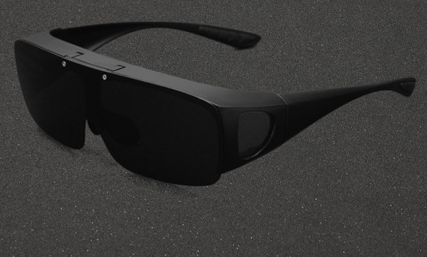 Plastikust raamiga polariseeritud päikeseprillid meestele