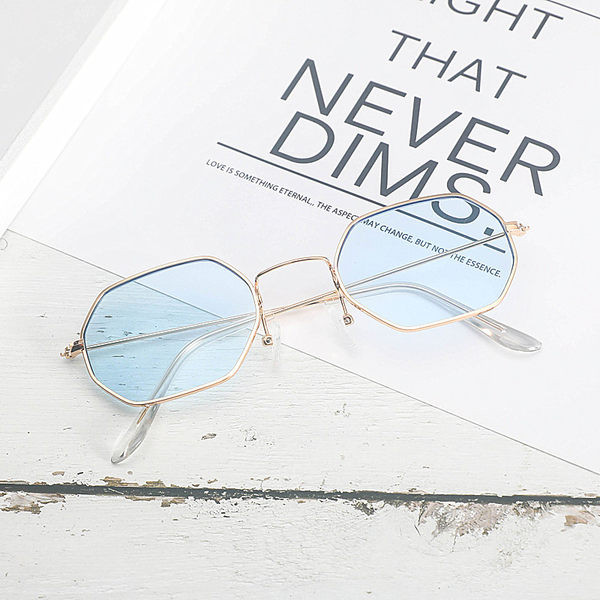 Ρετρό γυναικεία γυαλιά με λεπτό σκελετό και χρωματιστά γυαλιά