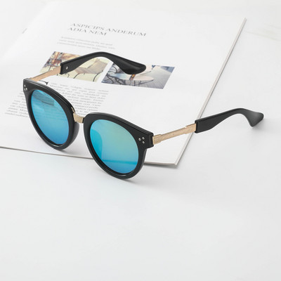 Γυαλιά ηλίου με στρογγυλούς πολωτικούς φακούς