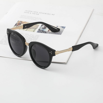 Γυαλιά ηλίου με στρογγυλούς πολωτικούς φακούς