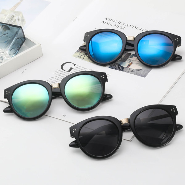 Γυαλιά ηλίου με στρογγυλούς πολωτικούς φακούς