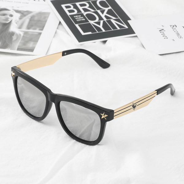 Meeste kandilised värviliste klaasidega prillid