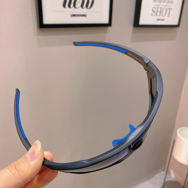 UV-kaitsega rattasõiduks sobivad meeste prillid