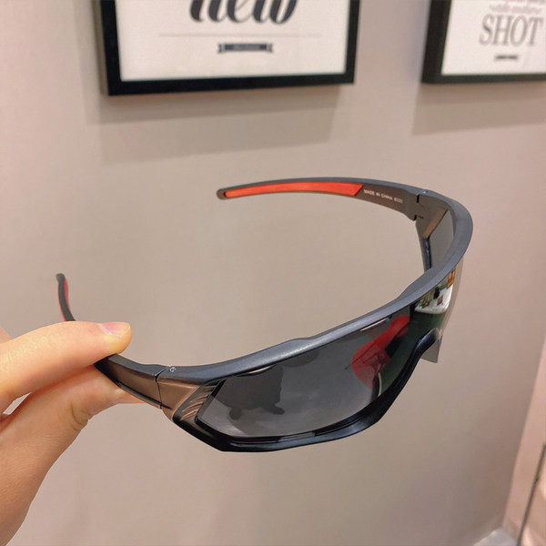 UV-kaitsega rattasõiduks sobivad meeste prillid