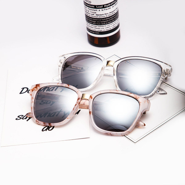 Plastraamiga meeste prillid