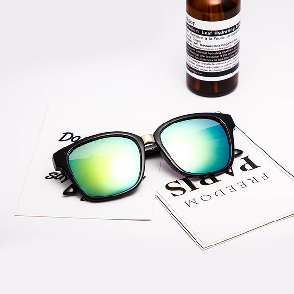 Plastraamiga meeste prillid